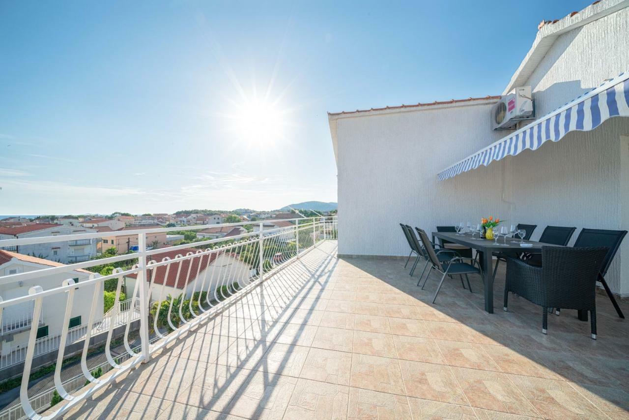 Apartments Tonci Tribunj  Exterior photo